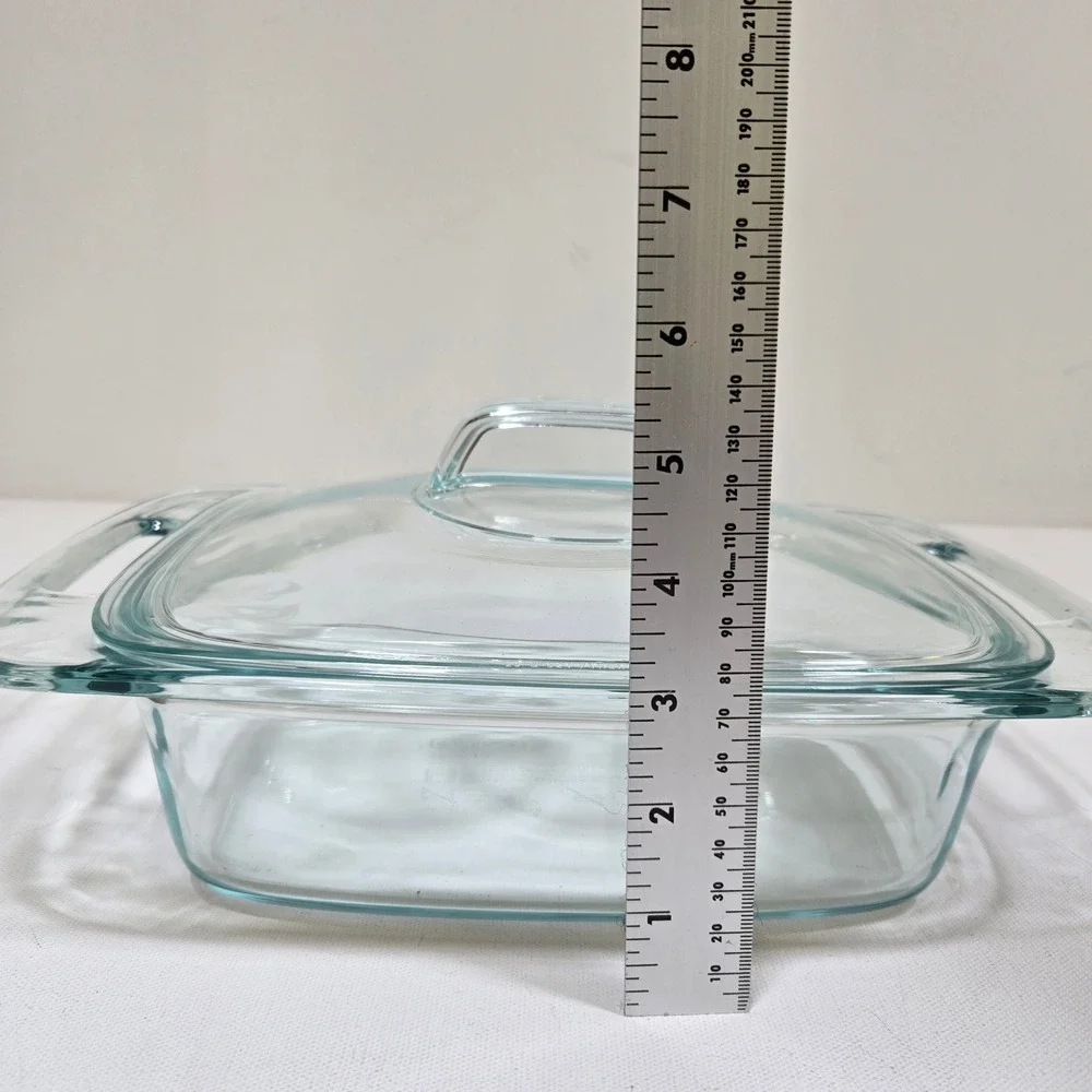 Pyrex Casserole Dish 2qt Clear Glass Rectangular Baker with Lid 1.9L